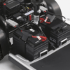 Bild som visar hur batterierna placeras i Elscooter Leo från Invacare
