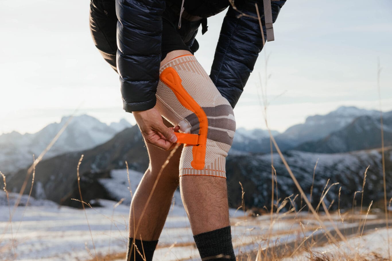Move with Bauerfeind - Outdoor Knee Support